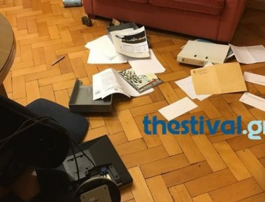 Θεσσαλονίκη: Κουκουλοφόροι έκαναν «ντου» στα γραφεία της Ένωσης Συντακτών